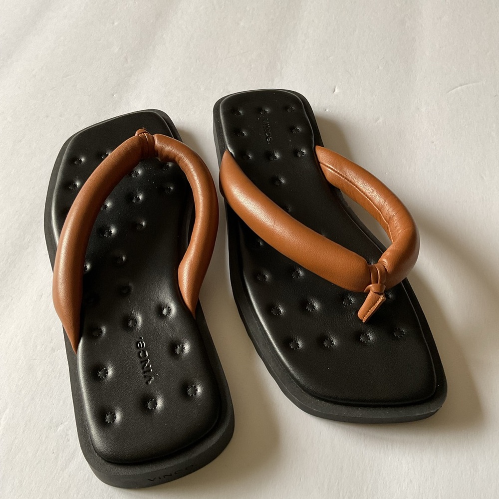 VINCE SERENE PUFFY THONG SANDAL CARAMEL BROWN WITH BLACK SIZE 9.5 NWOT - Picture 10 of 11